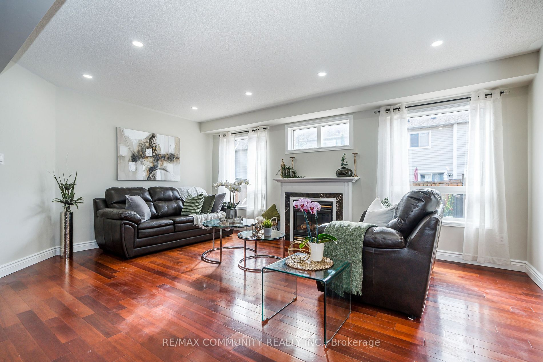 31 Greenhalf Dr