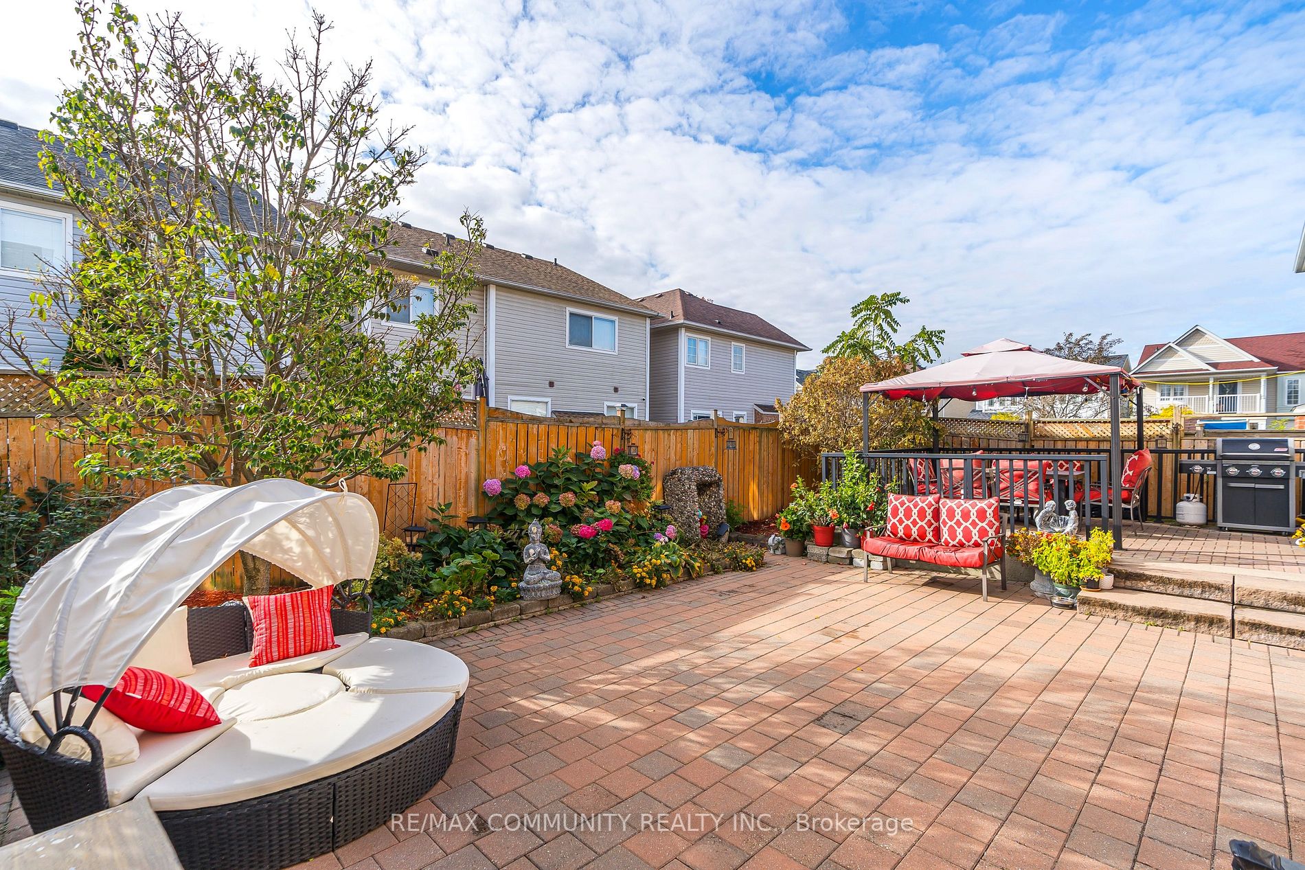 31 Greenhalf Dr