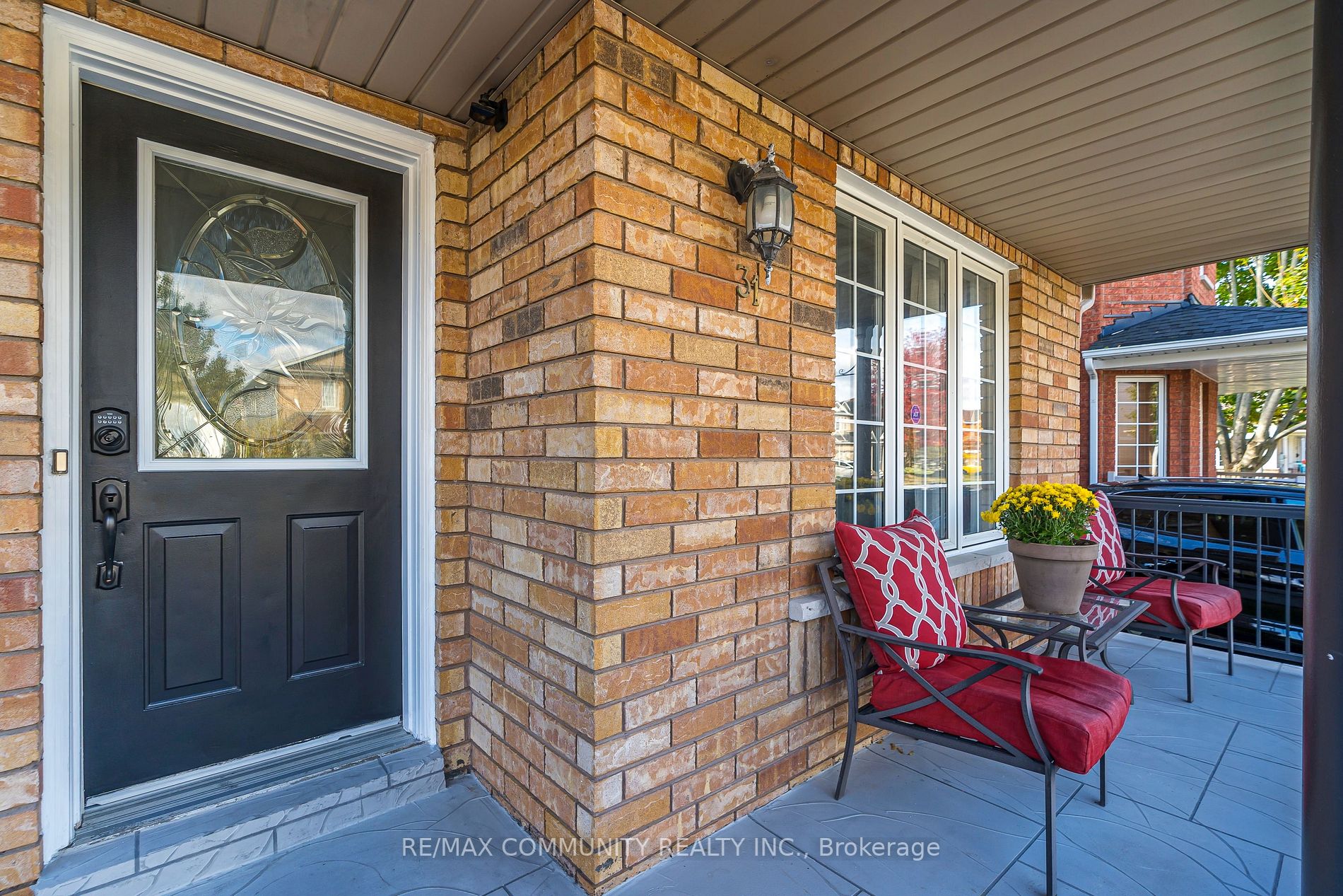 31 Greenhalf Dr