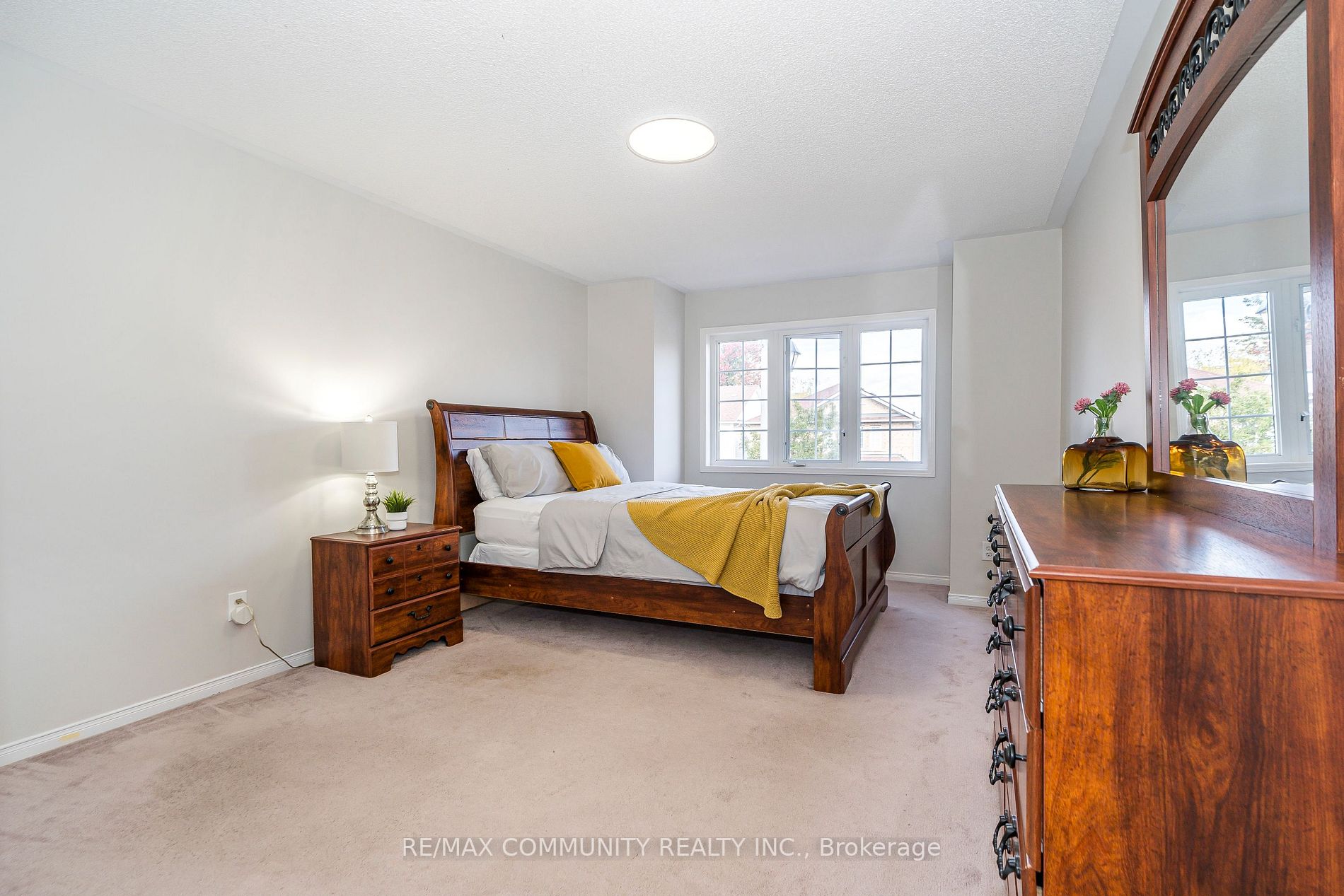 31 Greenhalf Dr