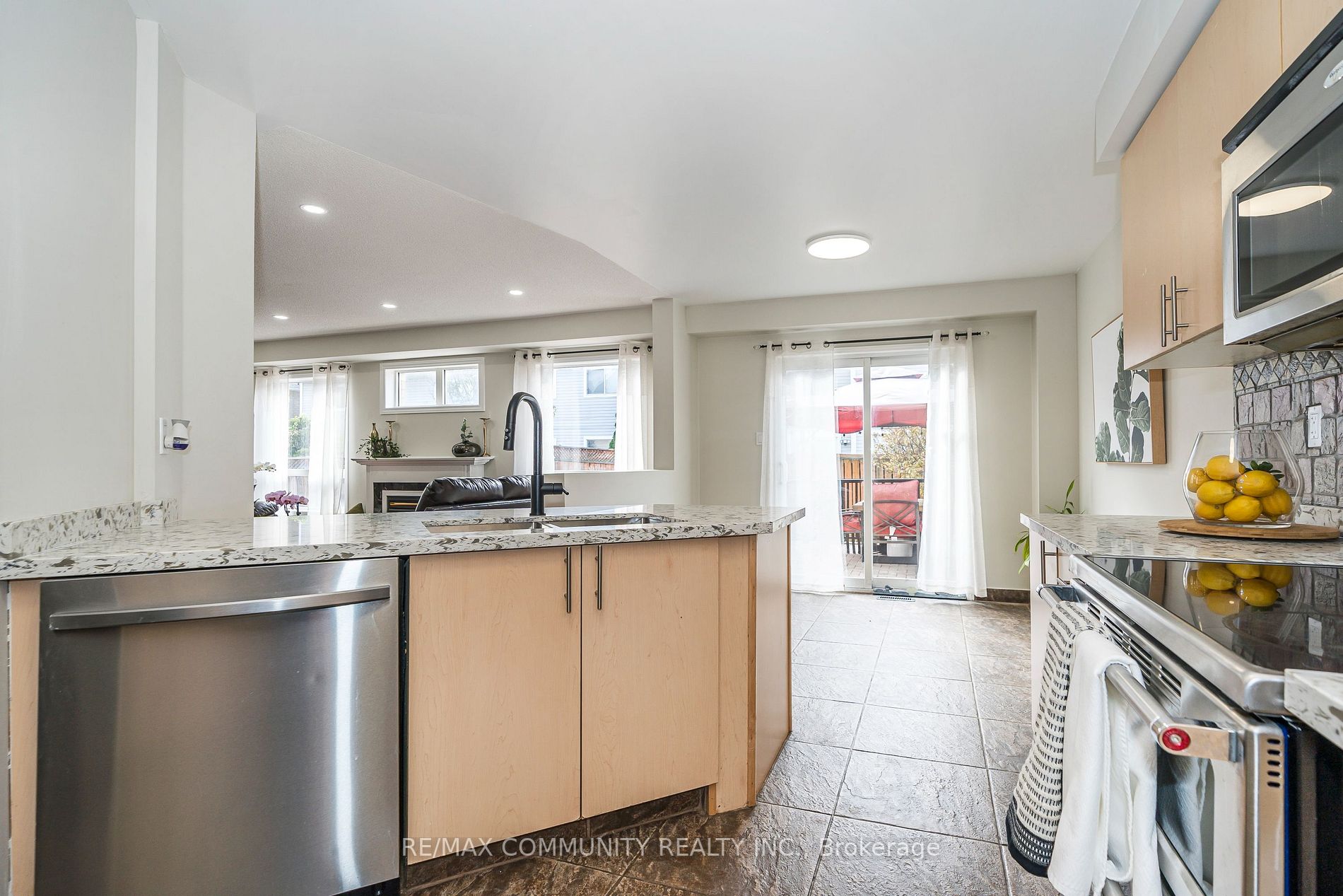 31 Greenhalf Dr
