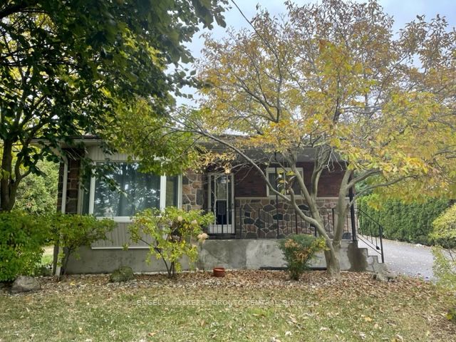 669 Old Harwood Avenue