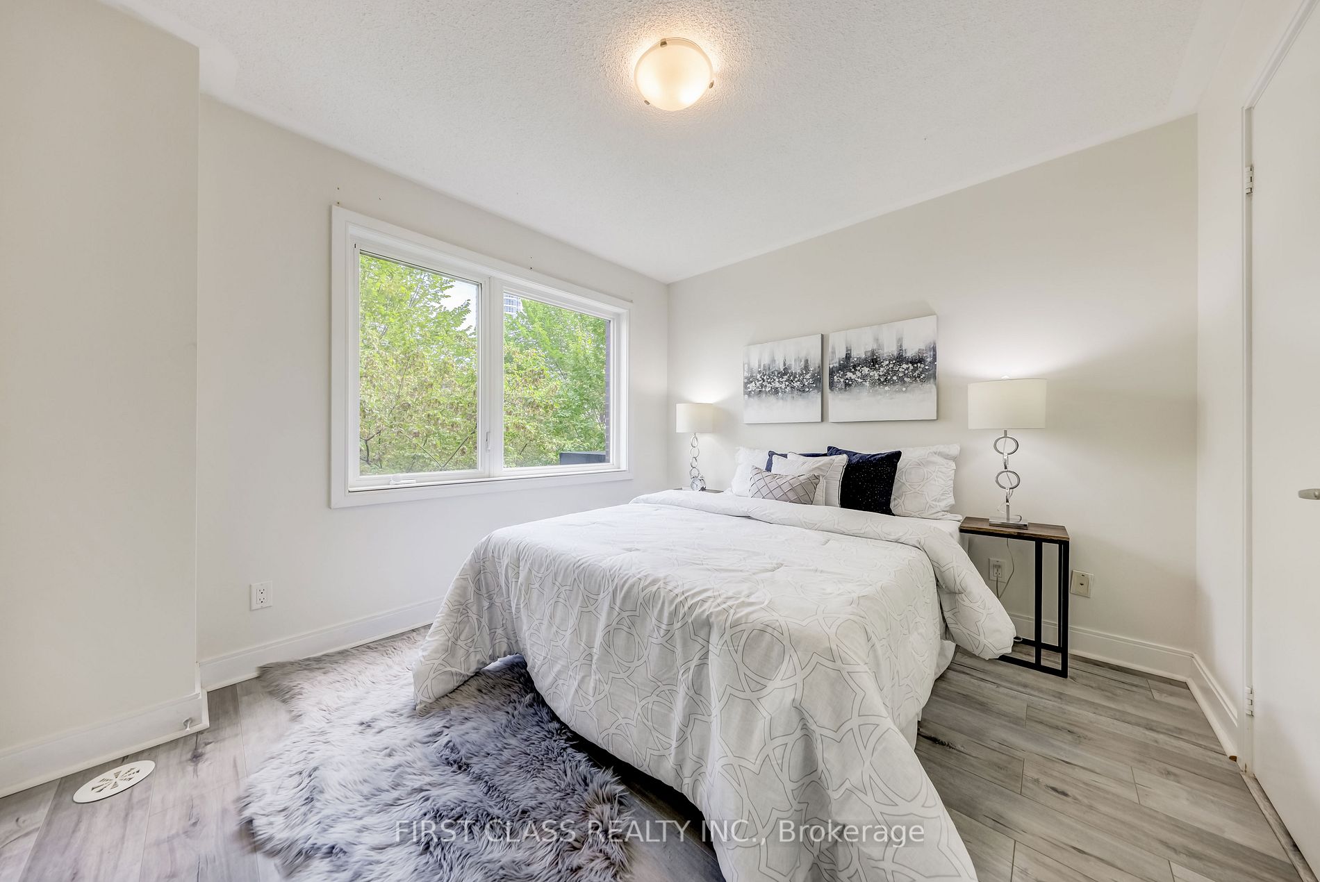295 Village Green Sq, #60