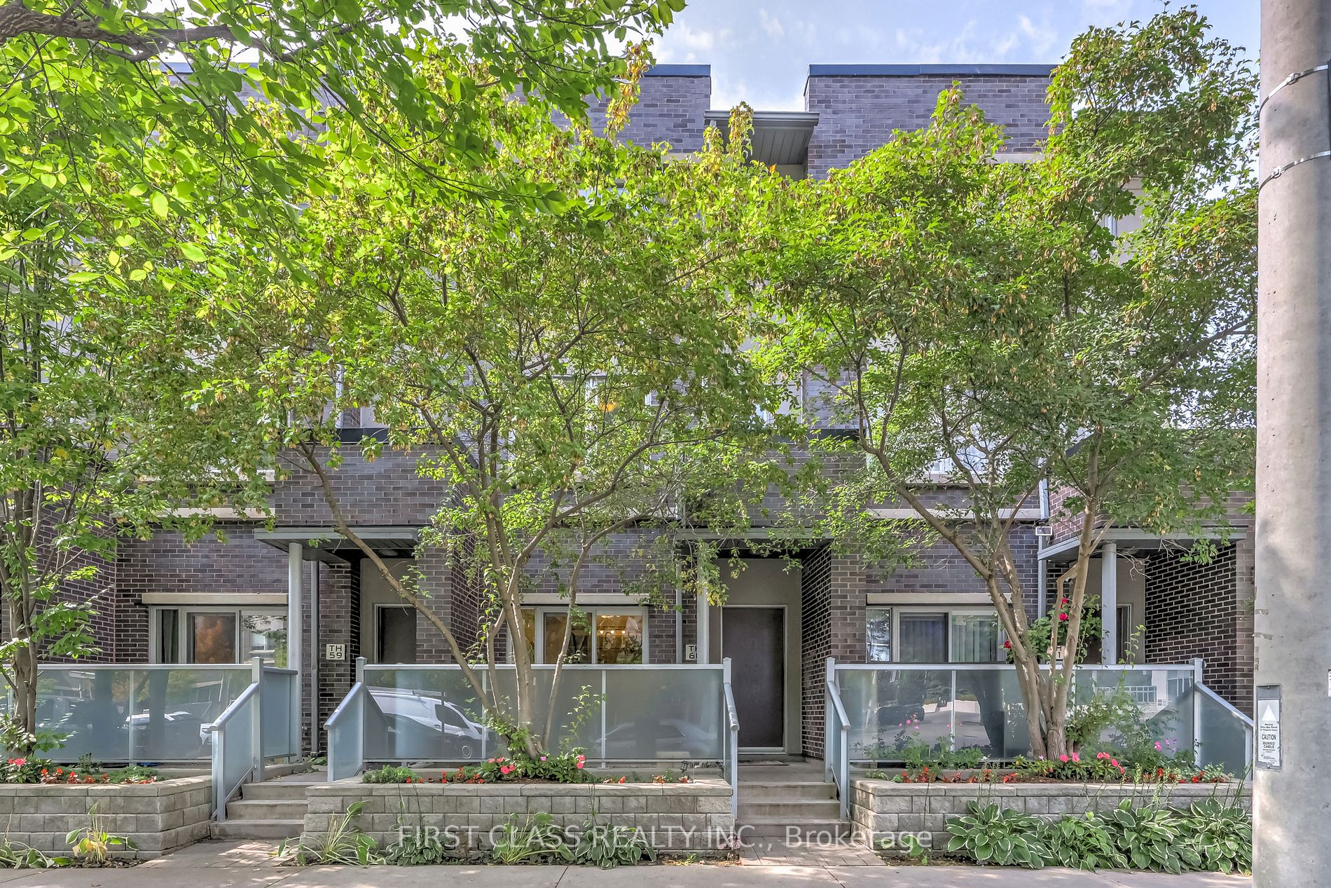295 Village Green Sq, #60