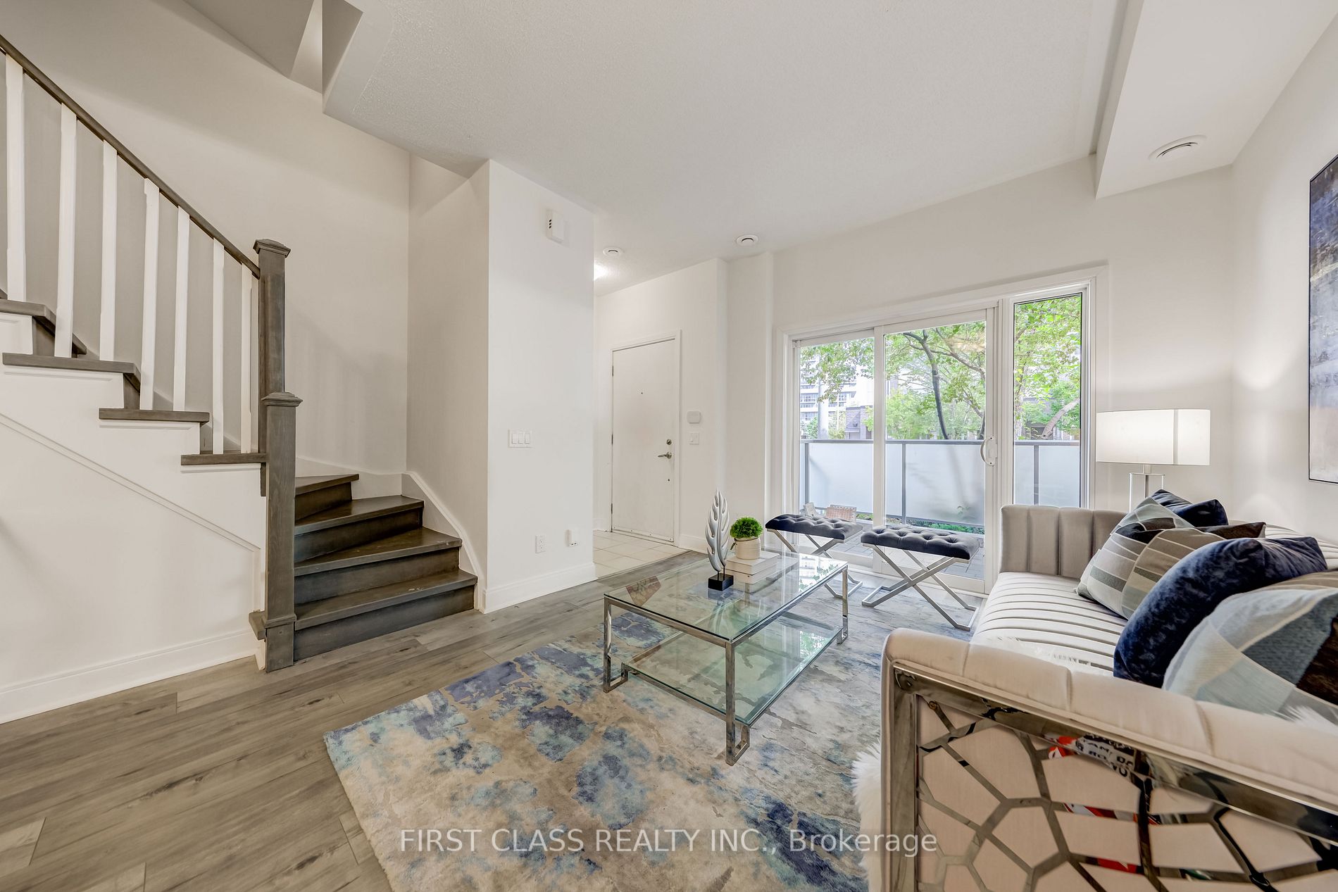 295 Village Green Sq, #60