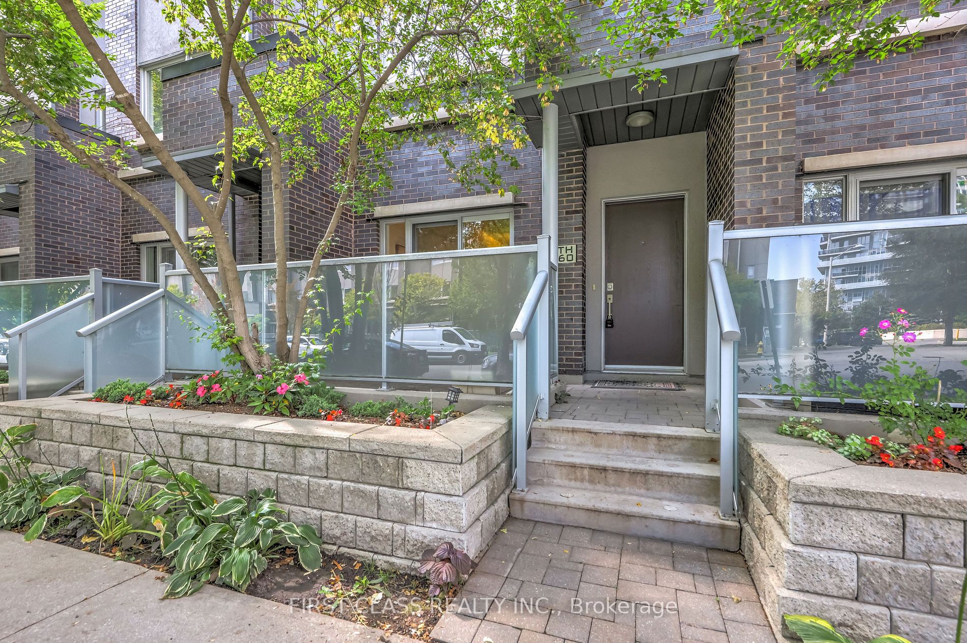 295 Village Green Sq, #60