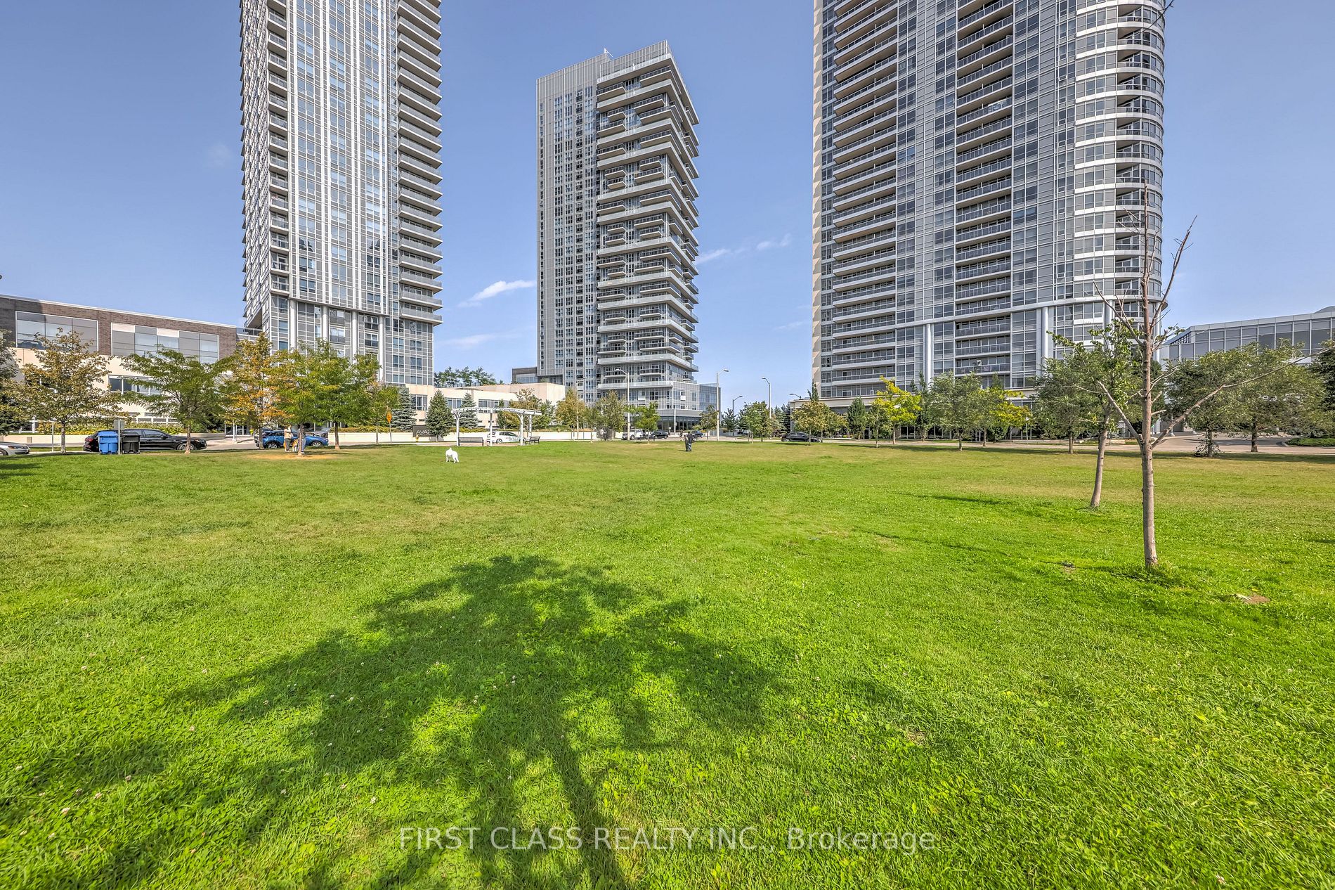 295 Village Green Sq, #60
