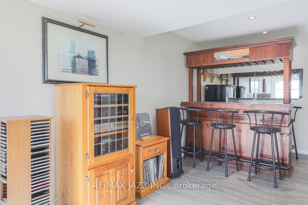 3810 Edgerton Rd