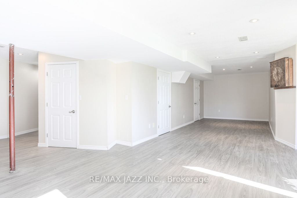 3810 Edgerton Rd