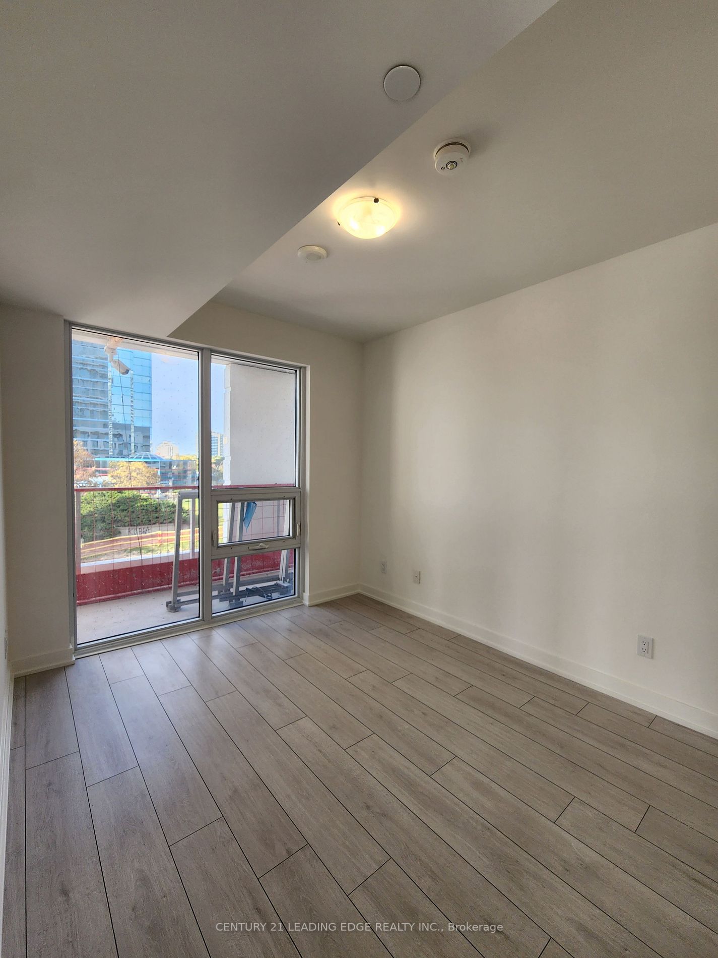 2033 Kennedy Rd, #303