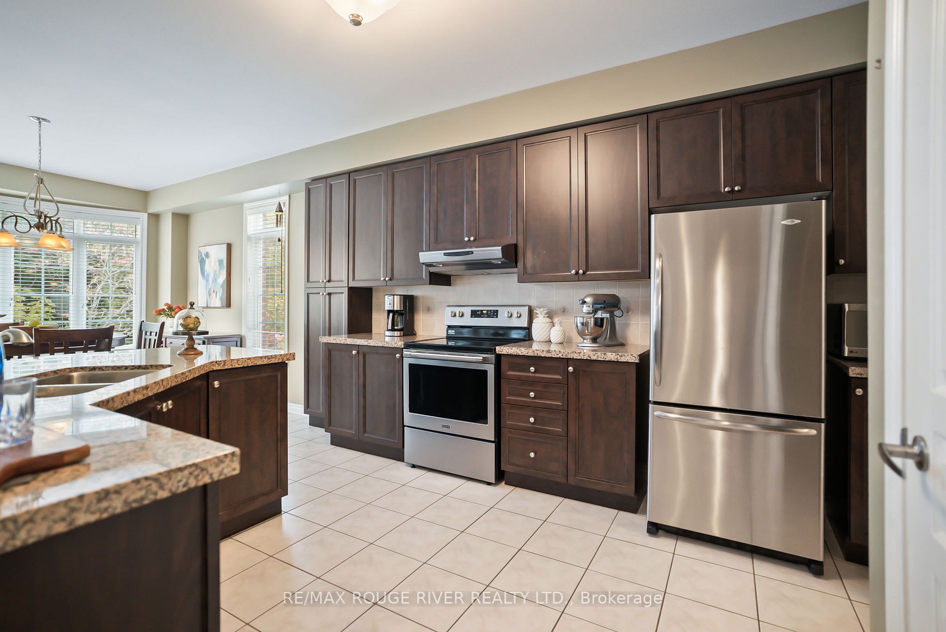121 Rivers Edge Pl