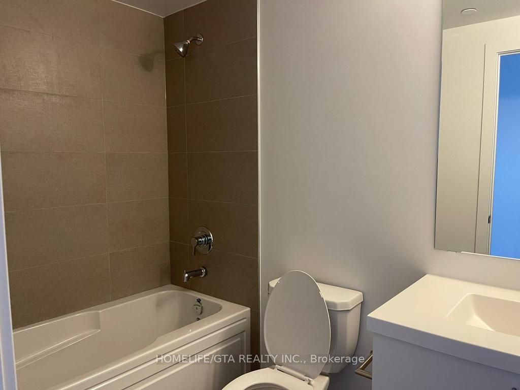 2550 Simcoe St N, #802
