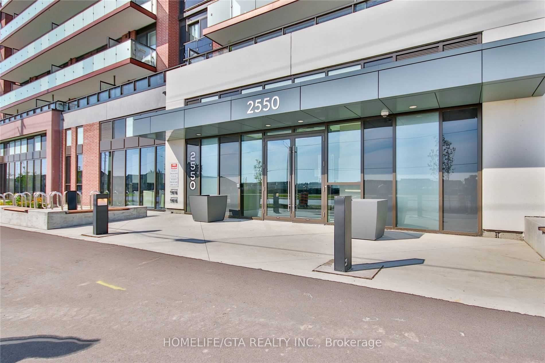 2550 Simcoe St N, #802
