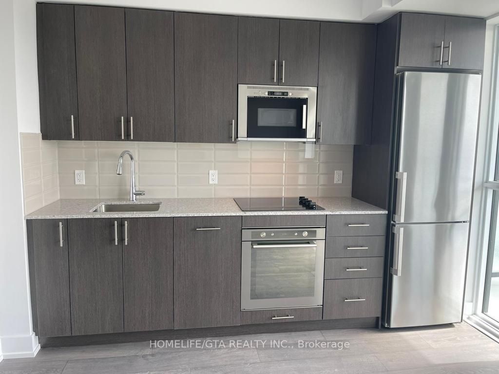 2550 Simcoe St N, #802