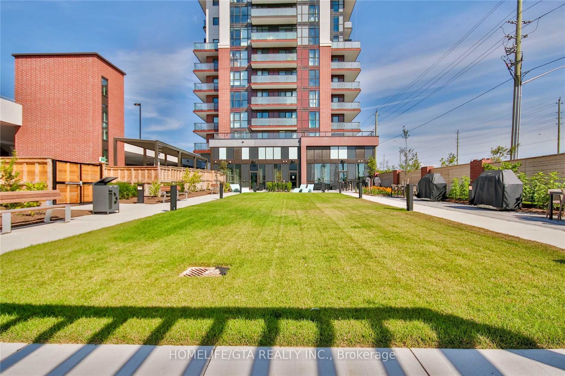 2550 Simcoe St N, #802