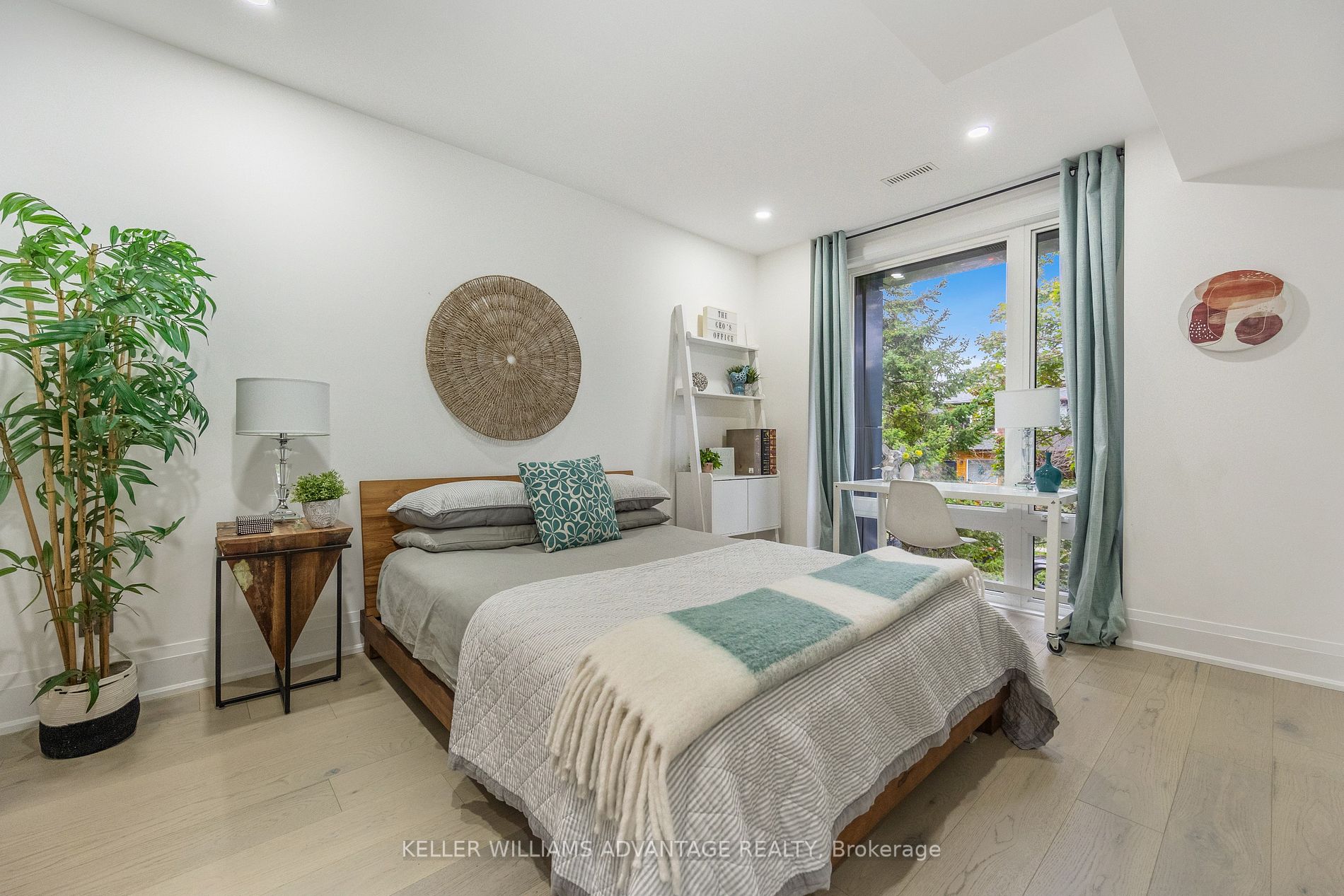 36 Lockwood Rd