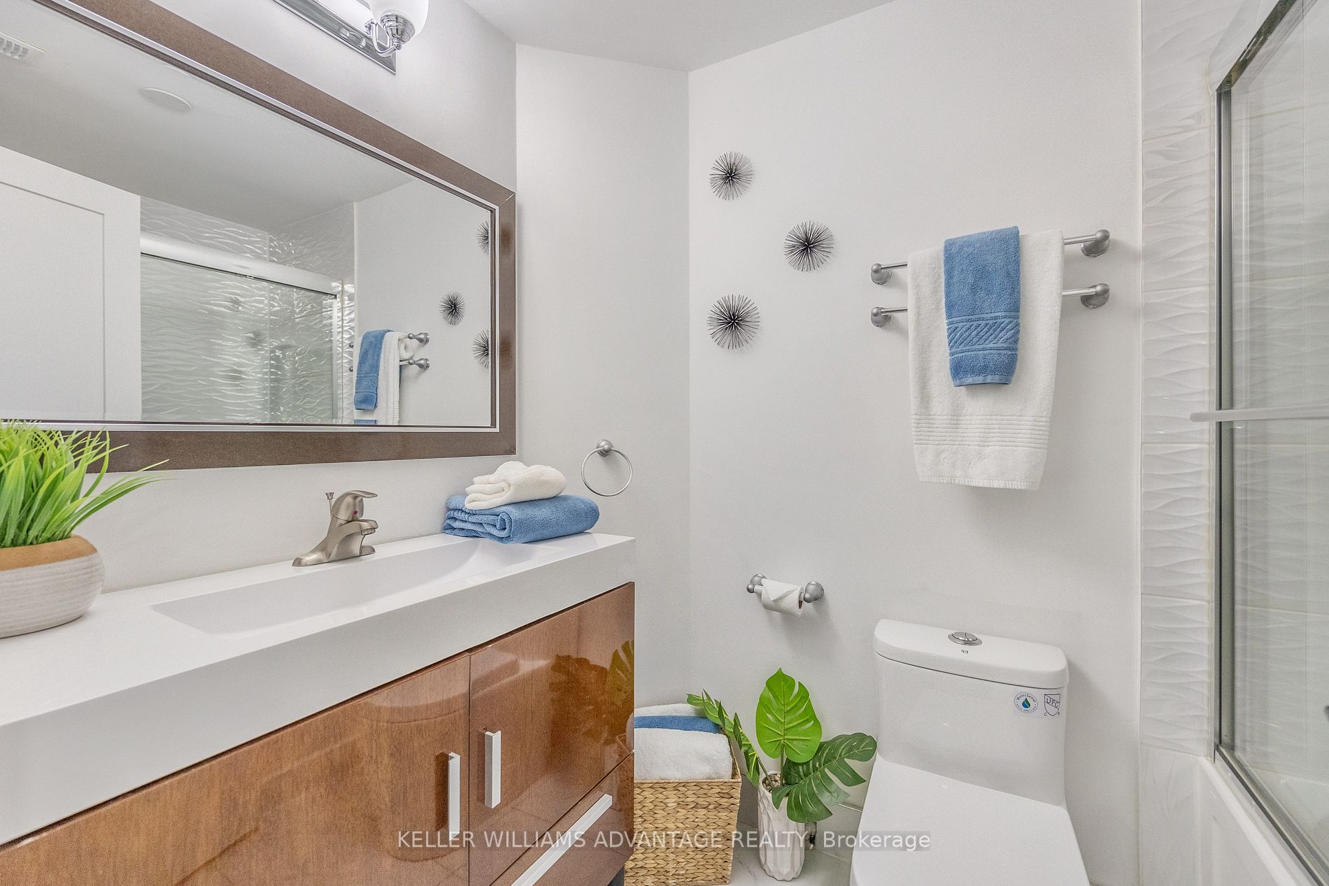 36 Lockwood Rd