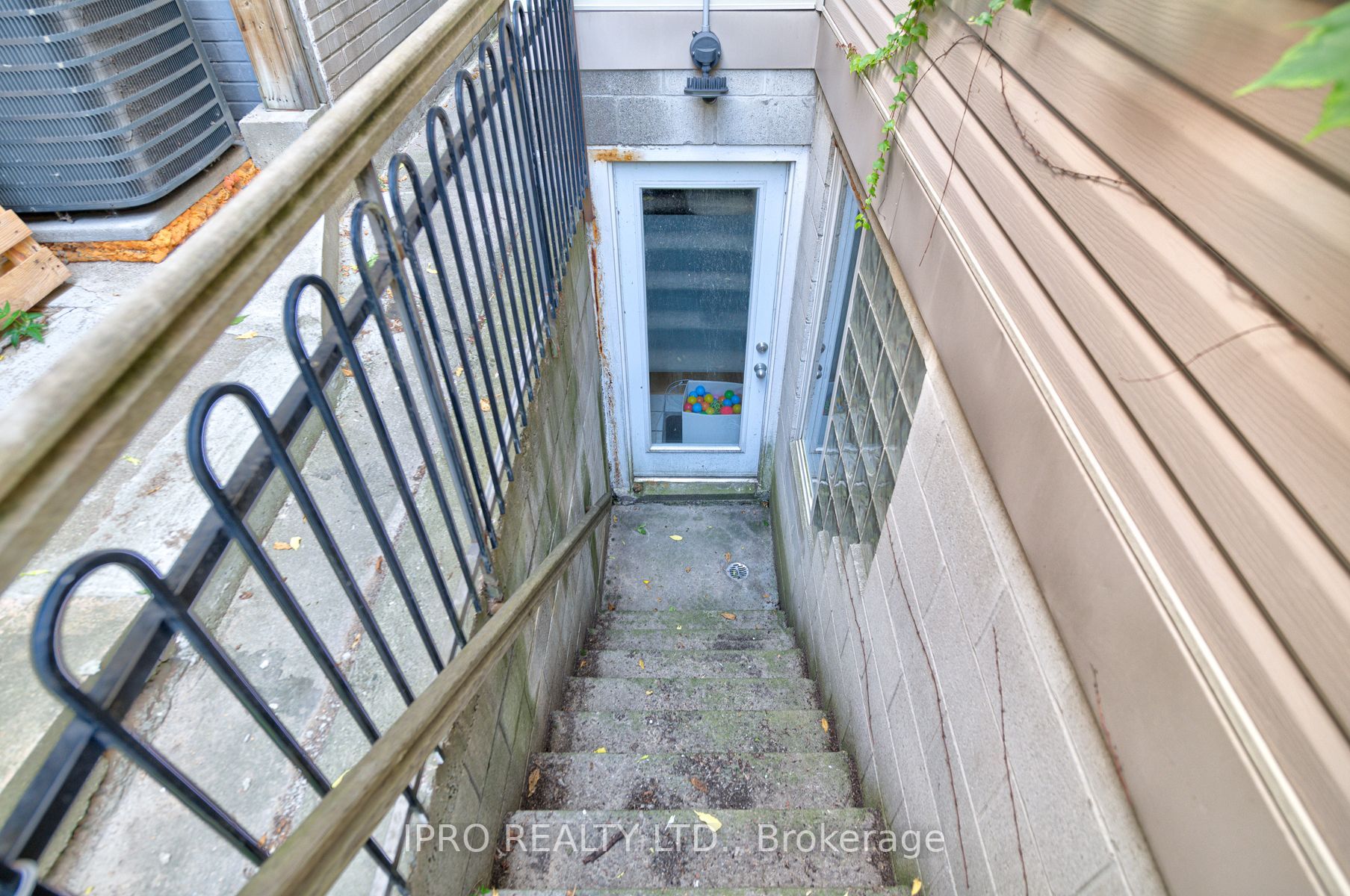 326 Kenilworth Ave