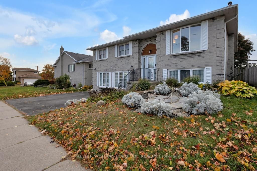 18 Centerfield Dr