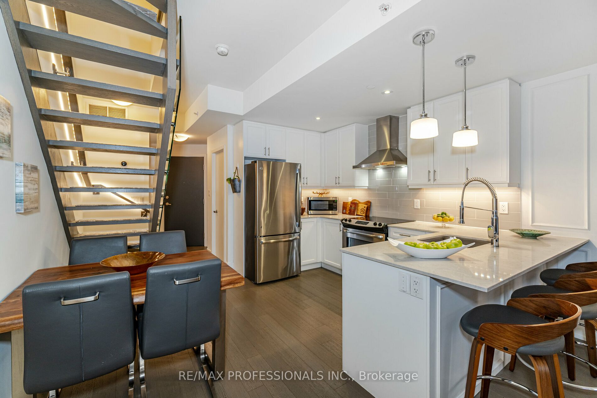 2A Queensbury Avenue, #102