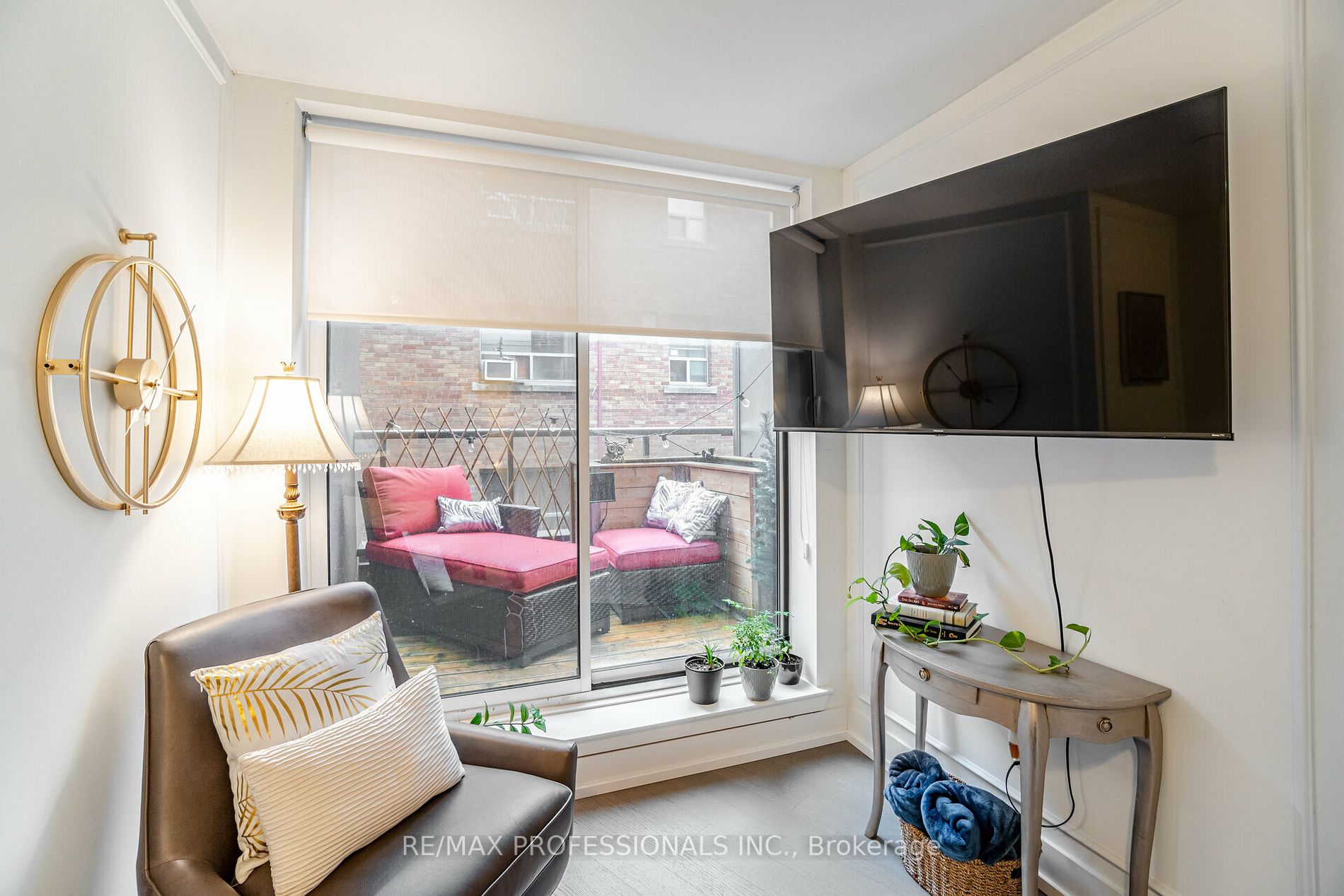 2A Queensbury Avenue, #102