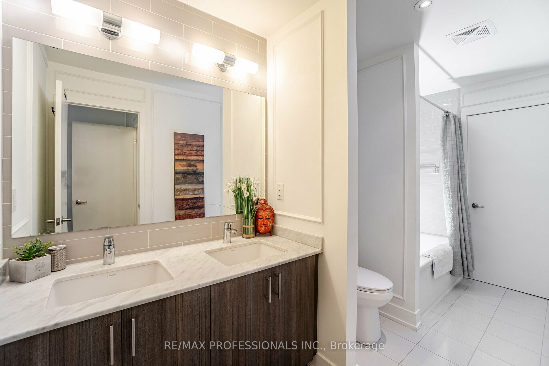 2A Queensbury Avenue, #102