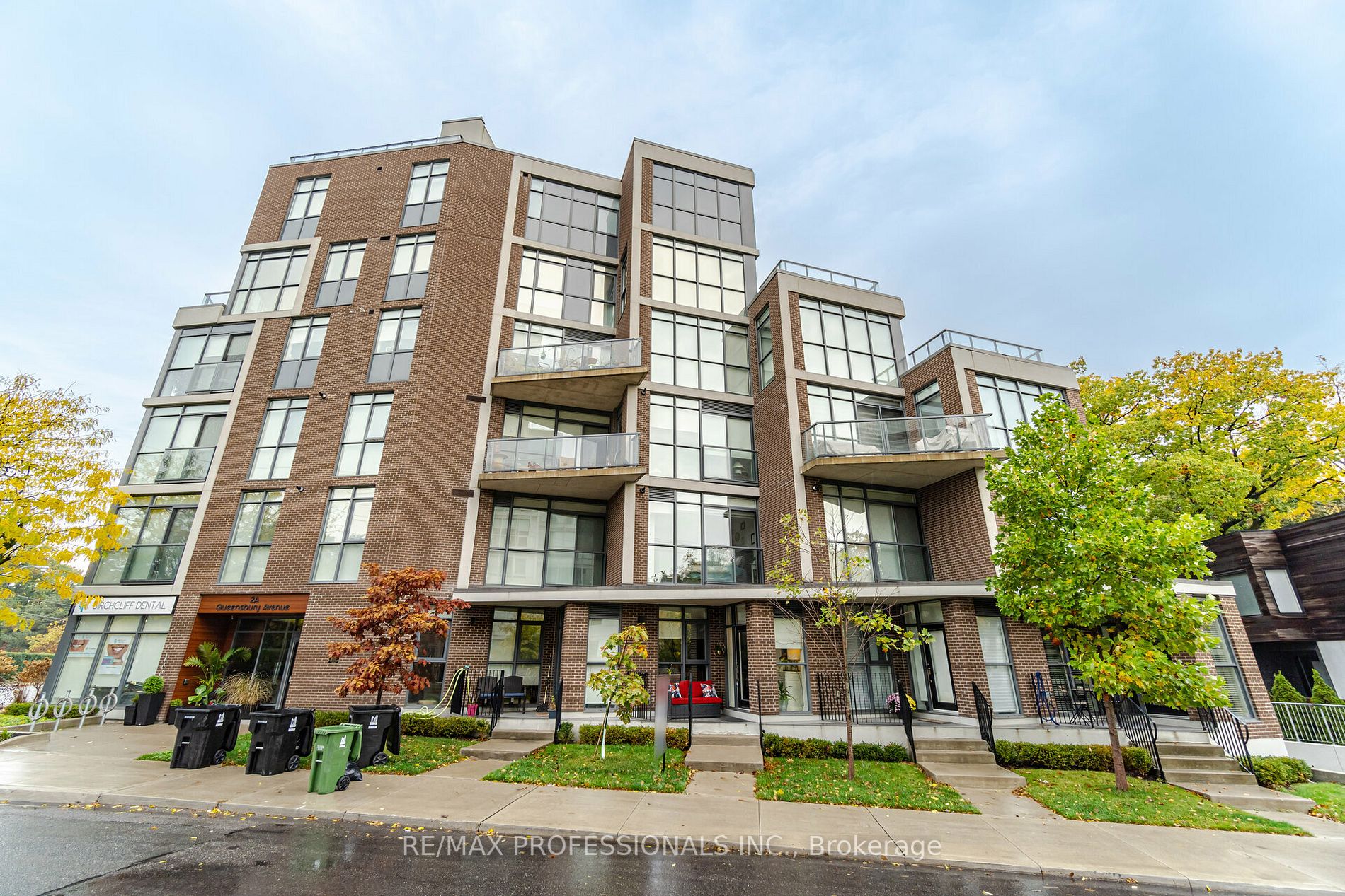 2A Queensbury Avenue, #102