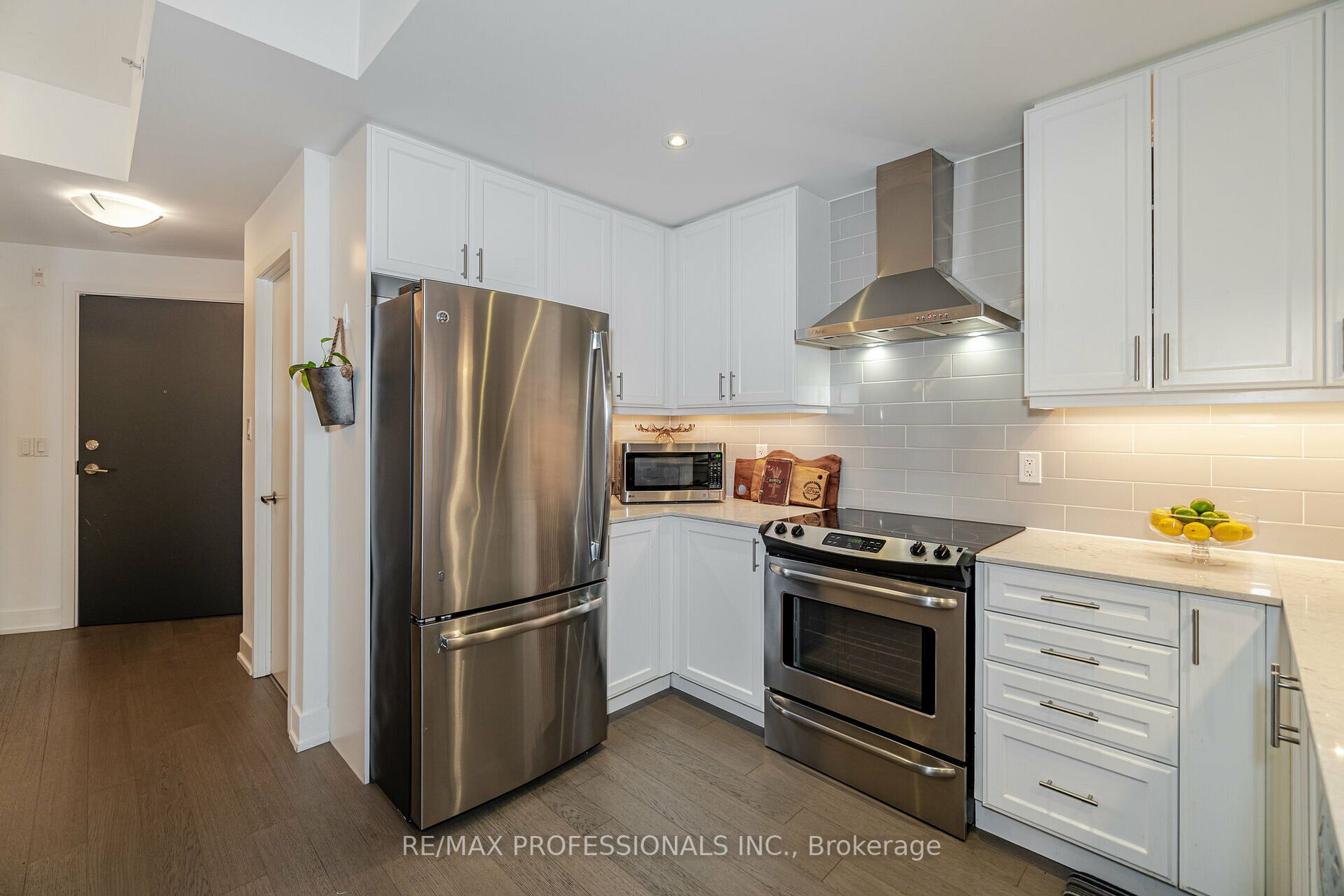 2A Queensbury Avenue, #102