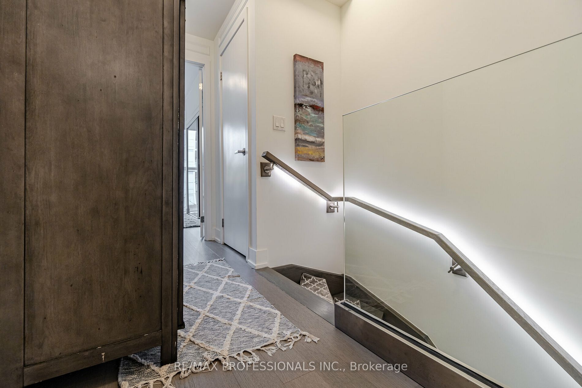 2A Queensbury Avenue, #102