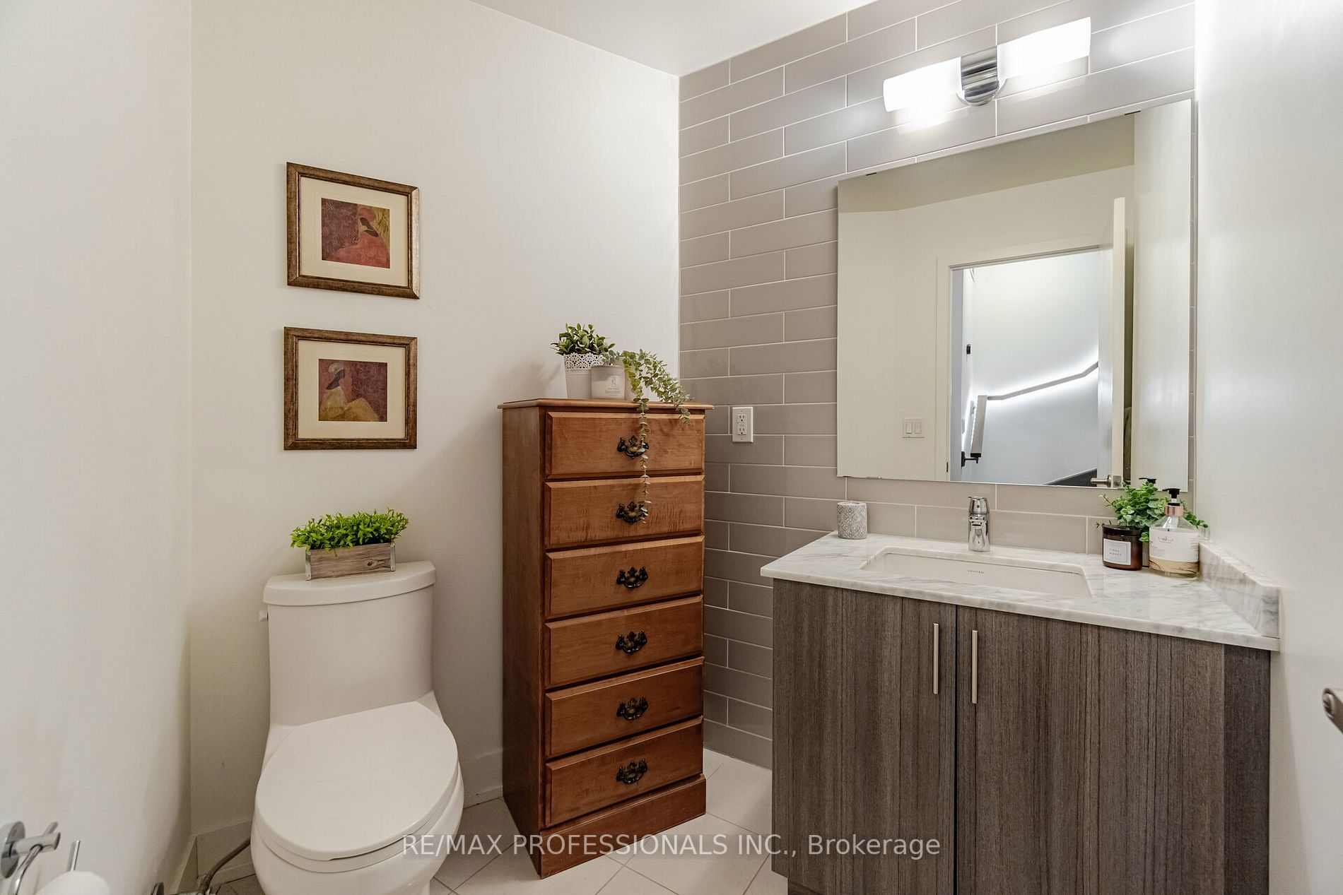 2A Queensbury Avenue, #102