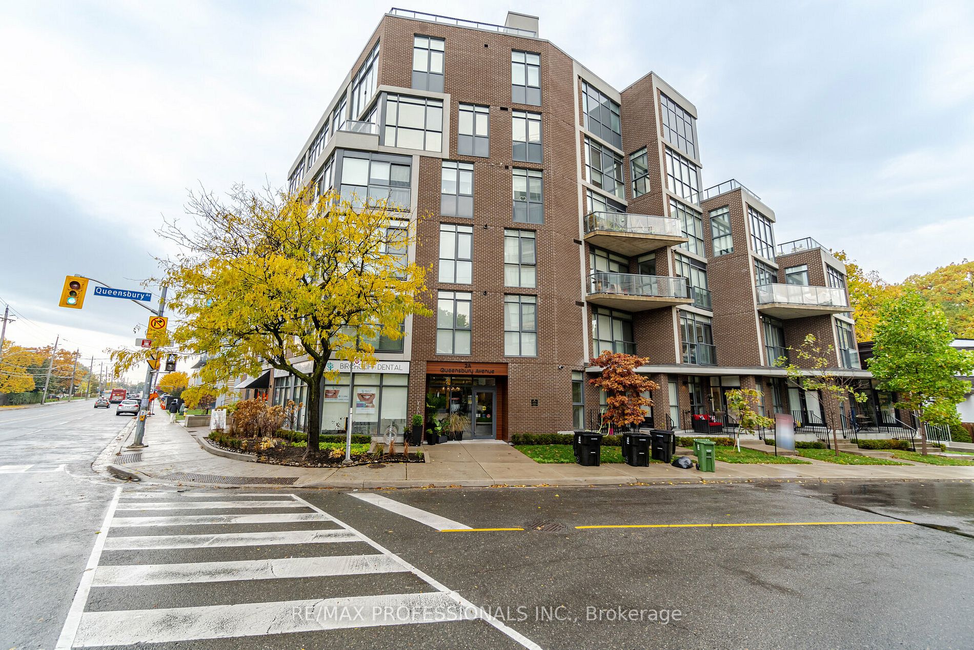 2A Queensbury Avenue, #102