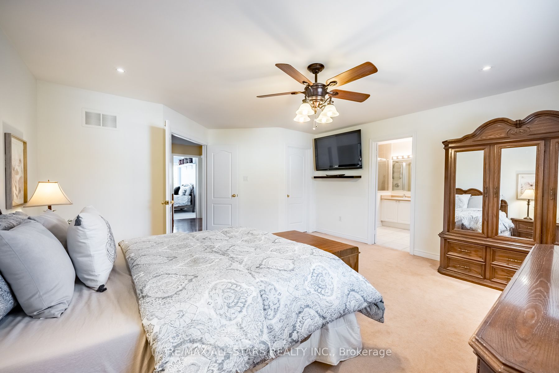 16 Jordan Crt