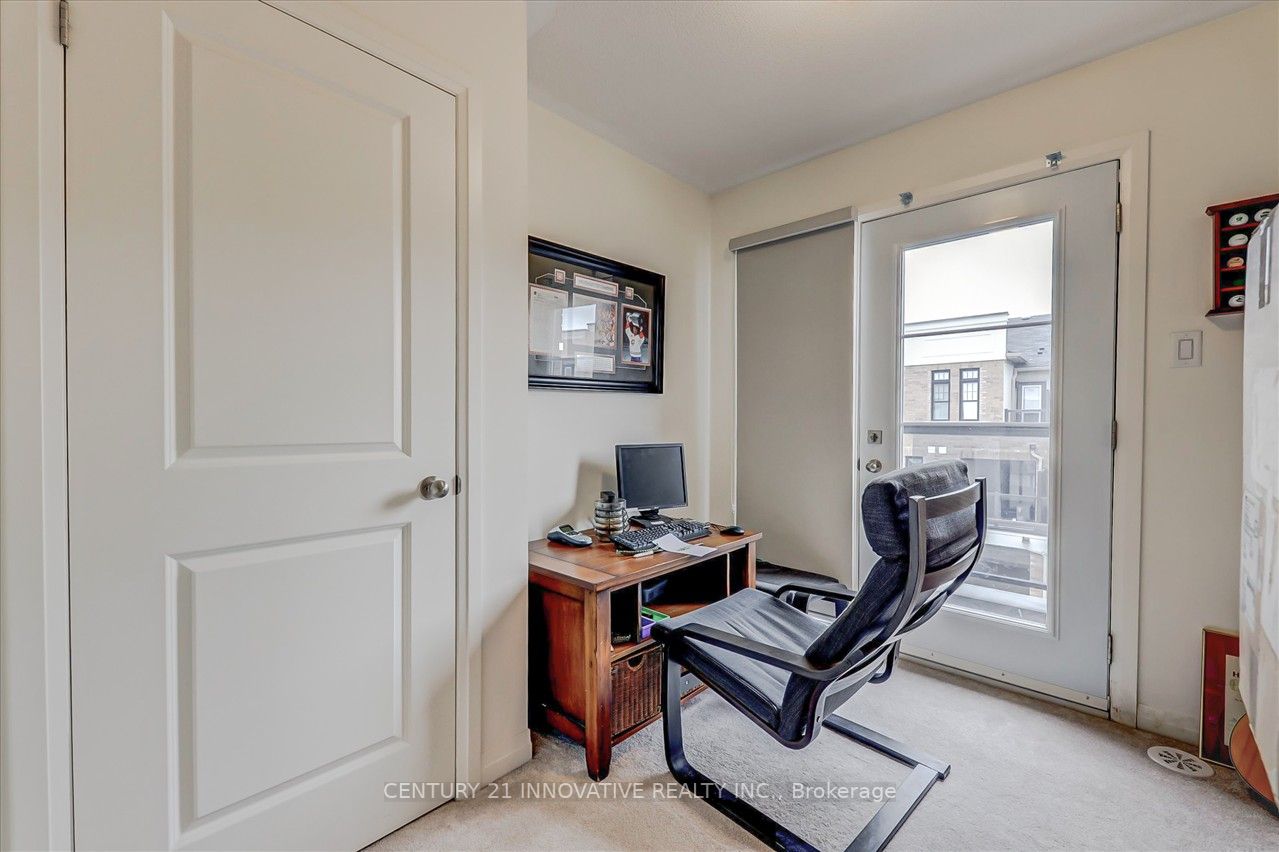 217 Lord Elgin Lane S