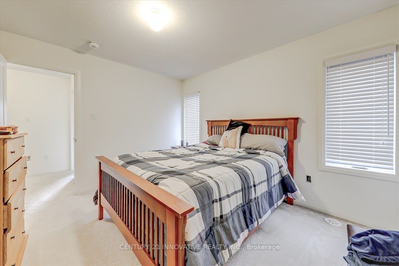 217 Lord Elgin Lane S