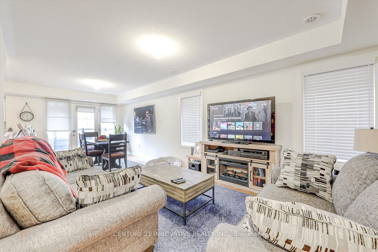 217 Lord Elgin Lane S