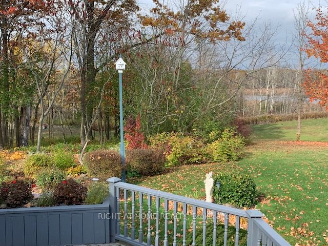 311 Waterbury Cres