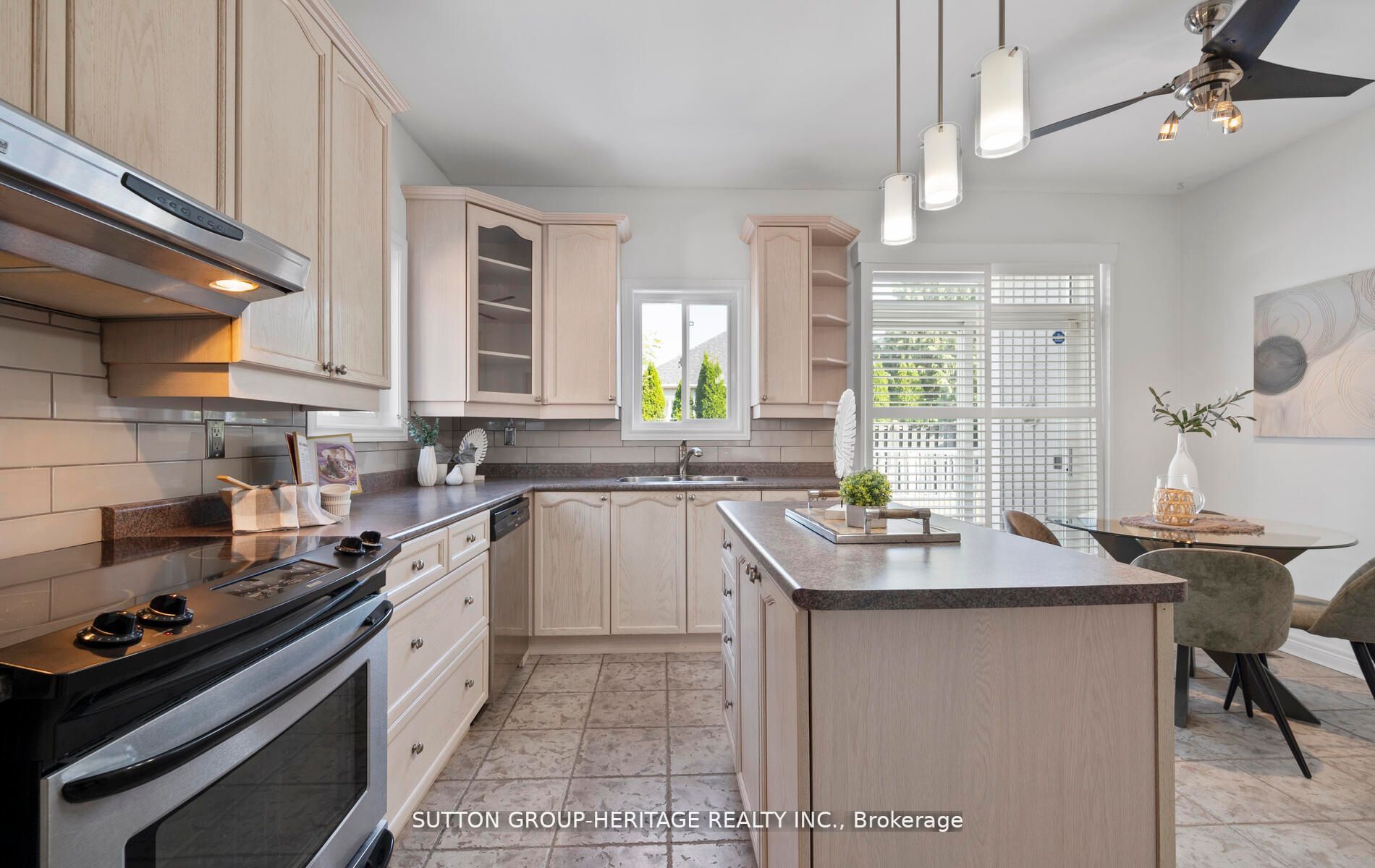 3 Penhurst Dr