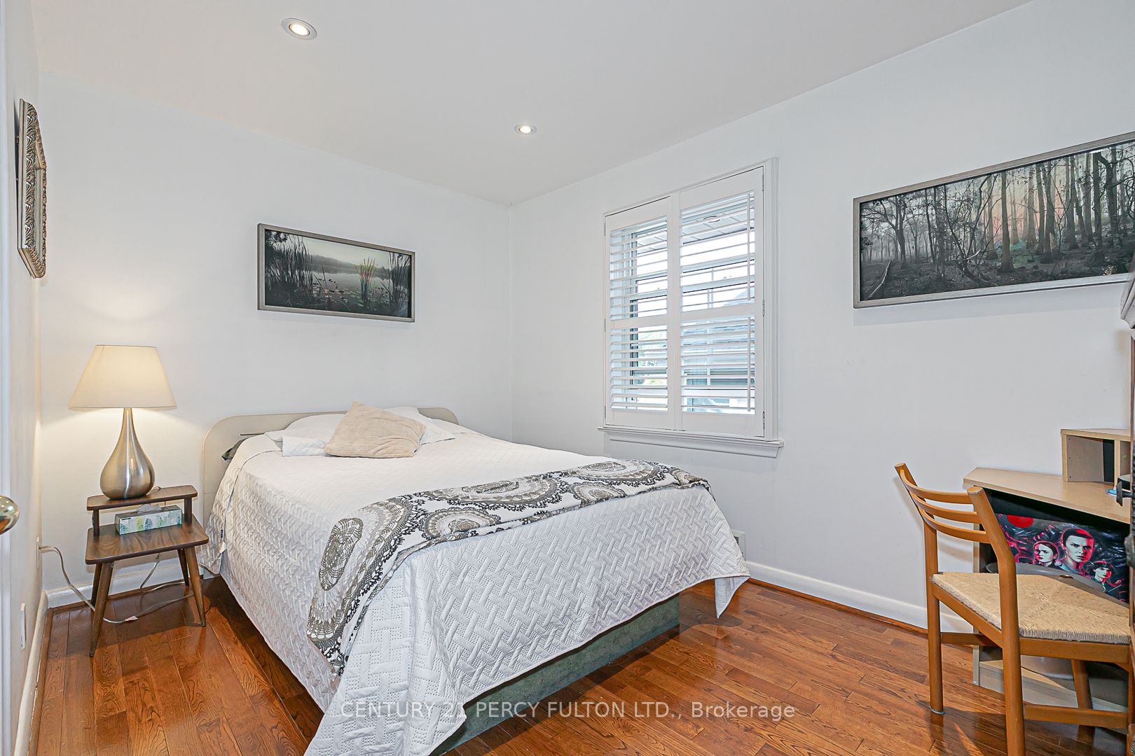 21 Willowhurst Cres E