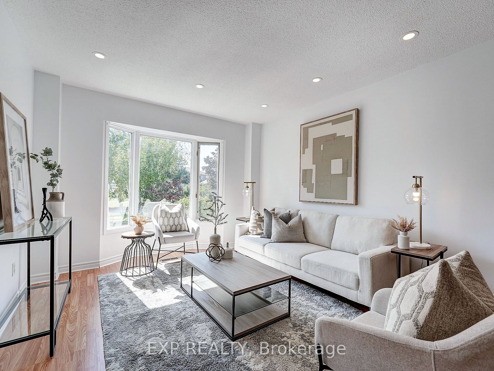1564 Somergrove Cres