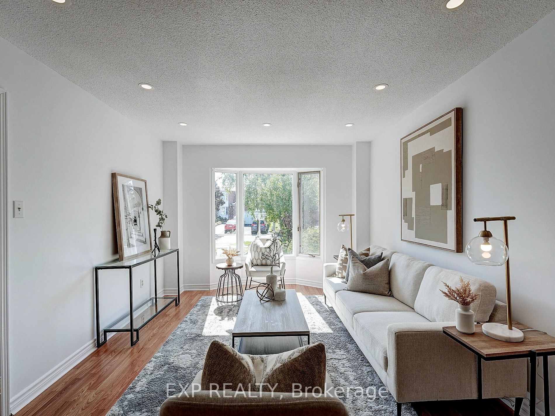 1564 Somergrove Cres