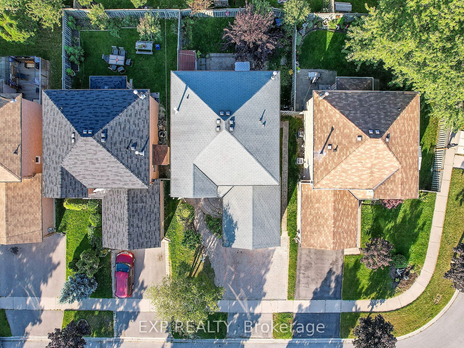 1564 Somergrove Cres