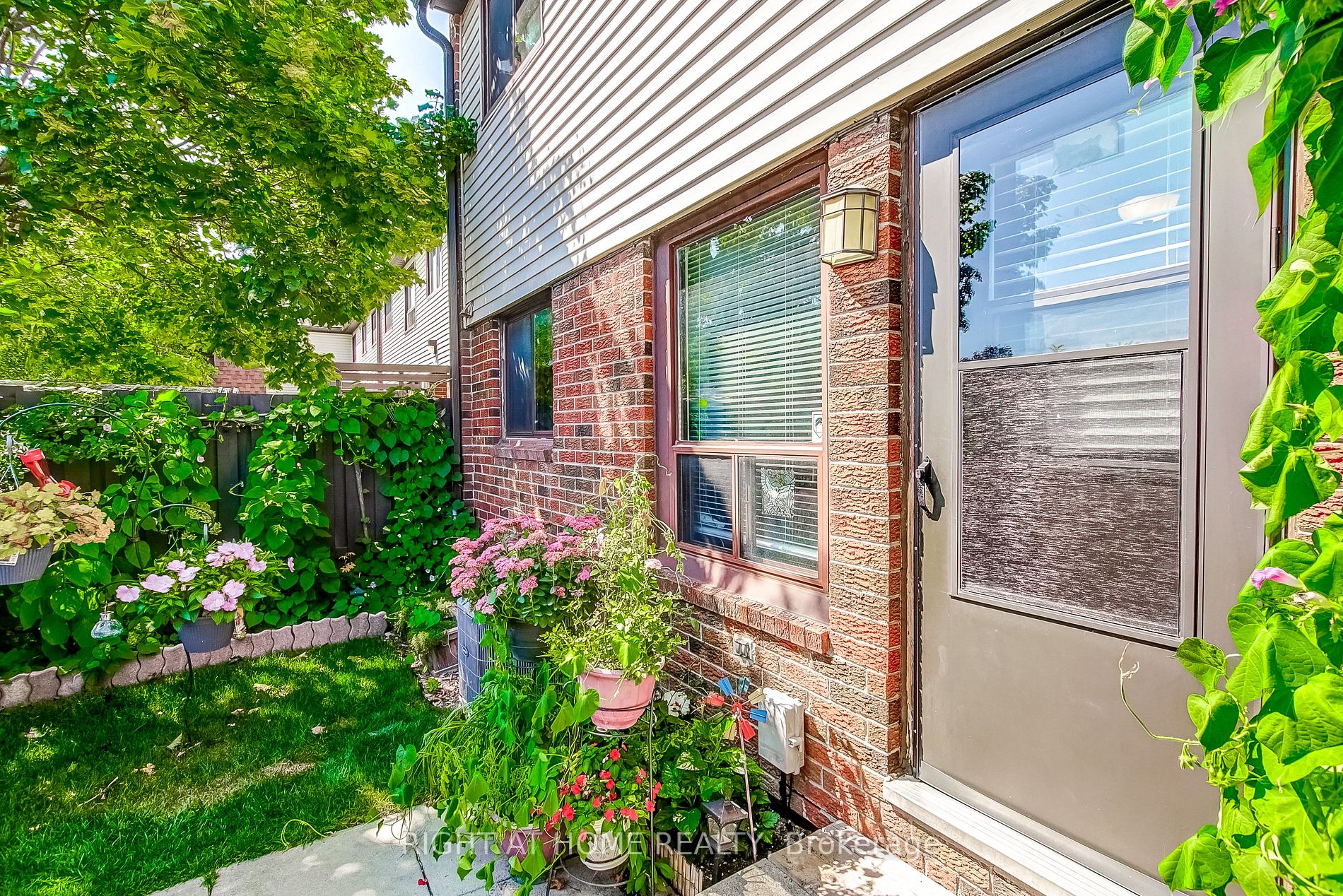 960 Glen St, #31