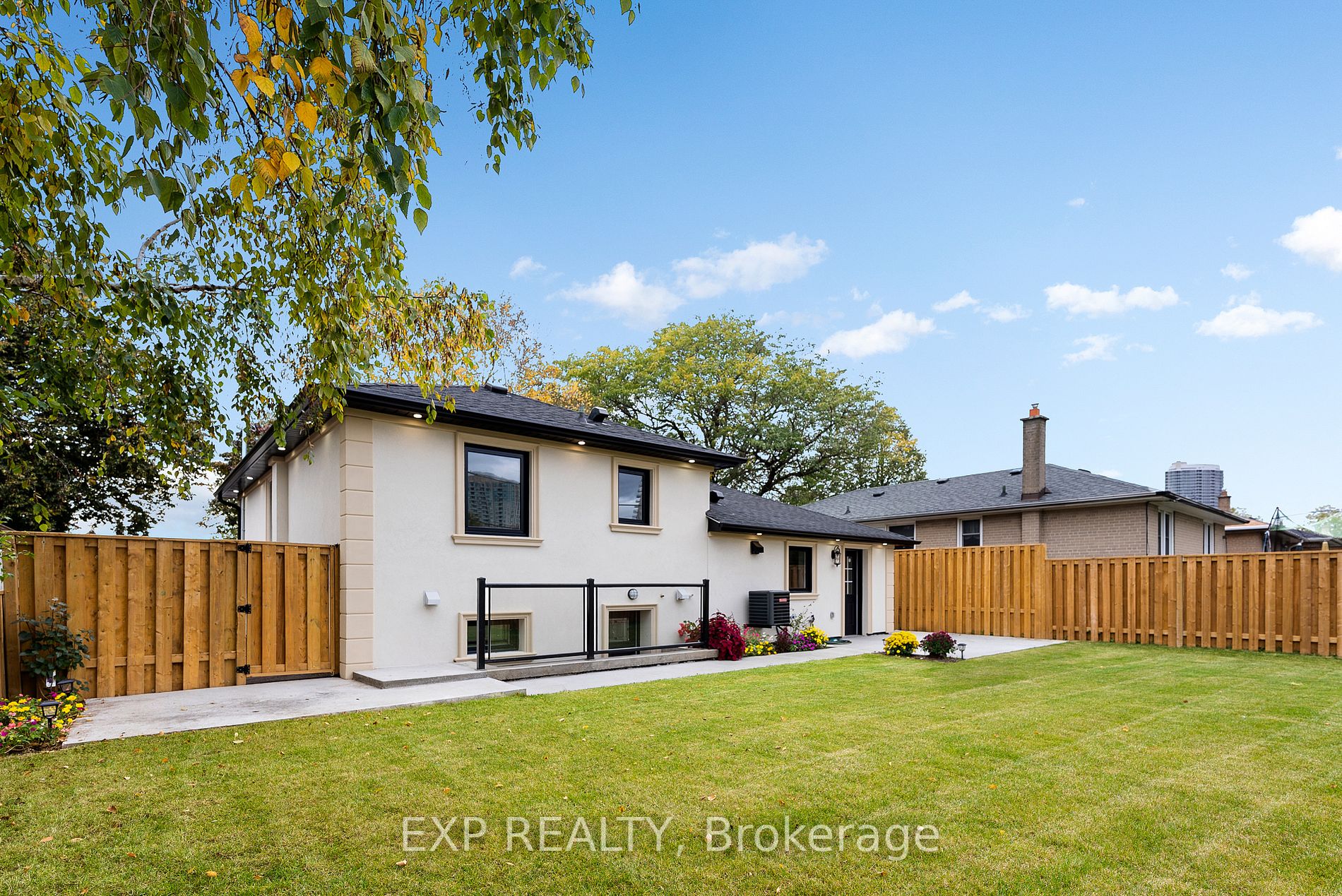 5 Wincrest Dr
