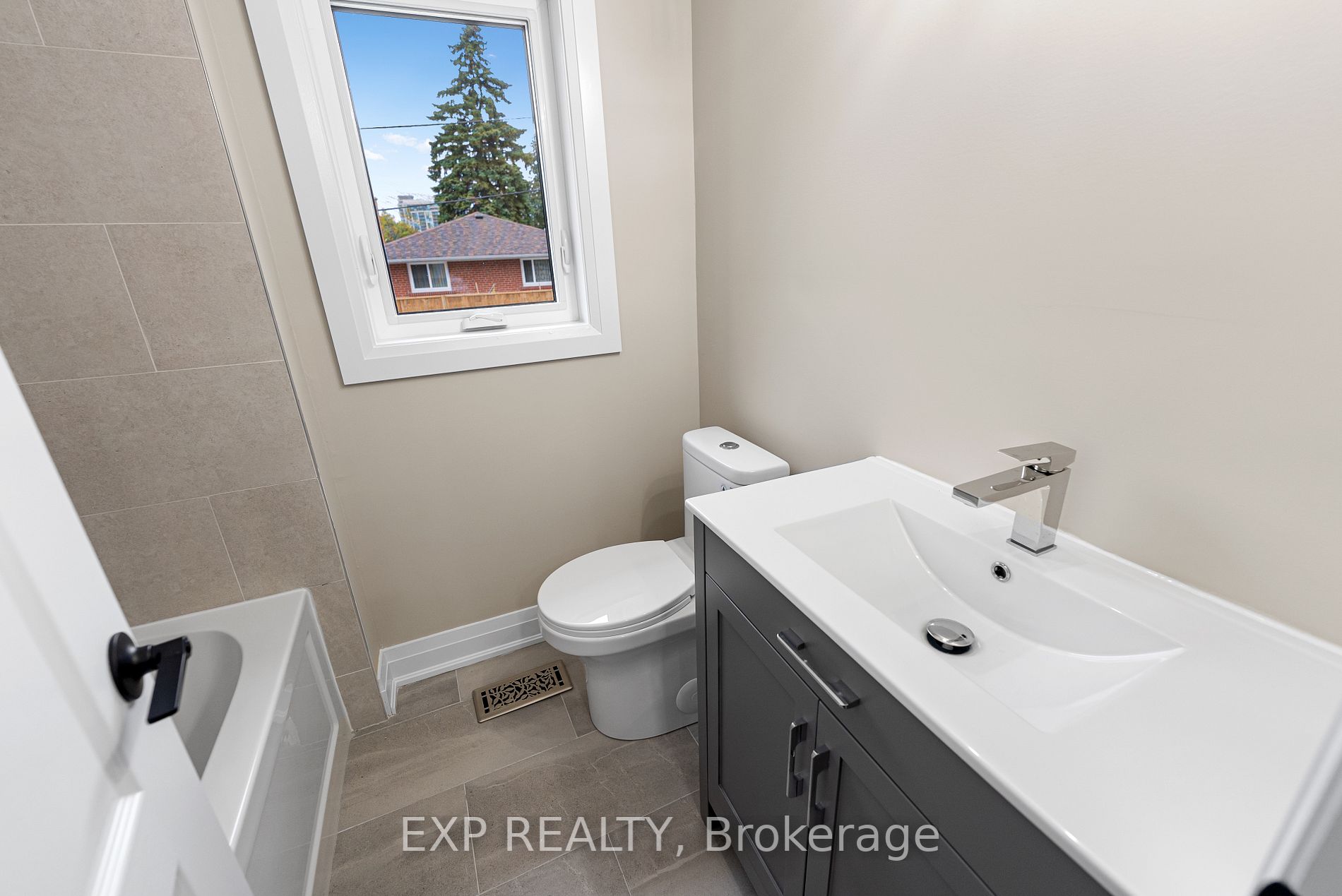 5 Wincrest Dr