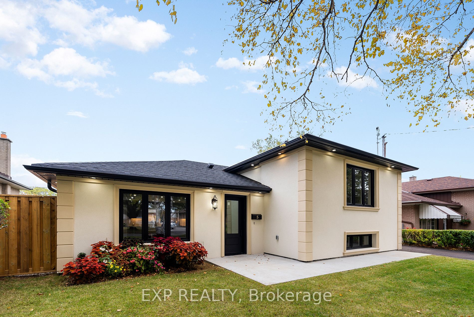5 Wincrest Dr