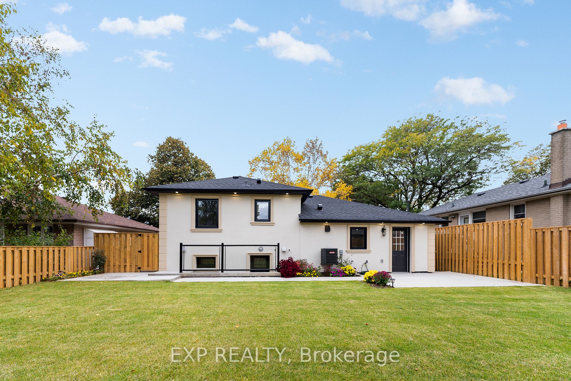 5 Wincrest Dr