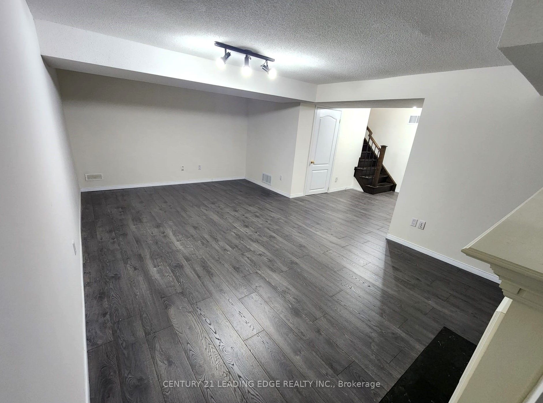 24 Carberry Cres