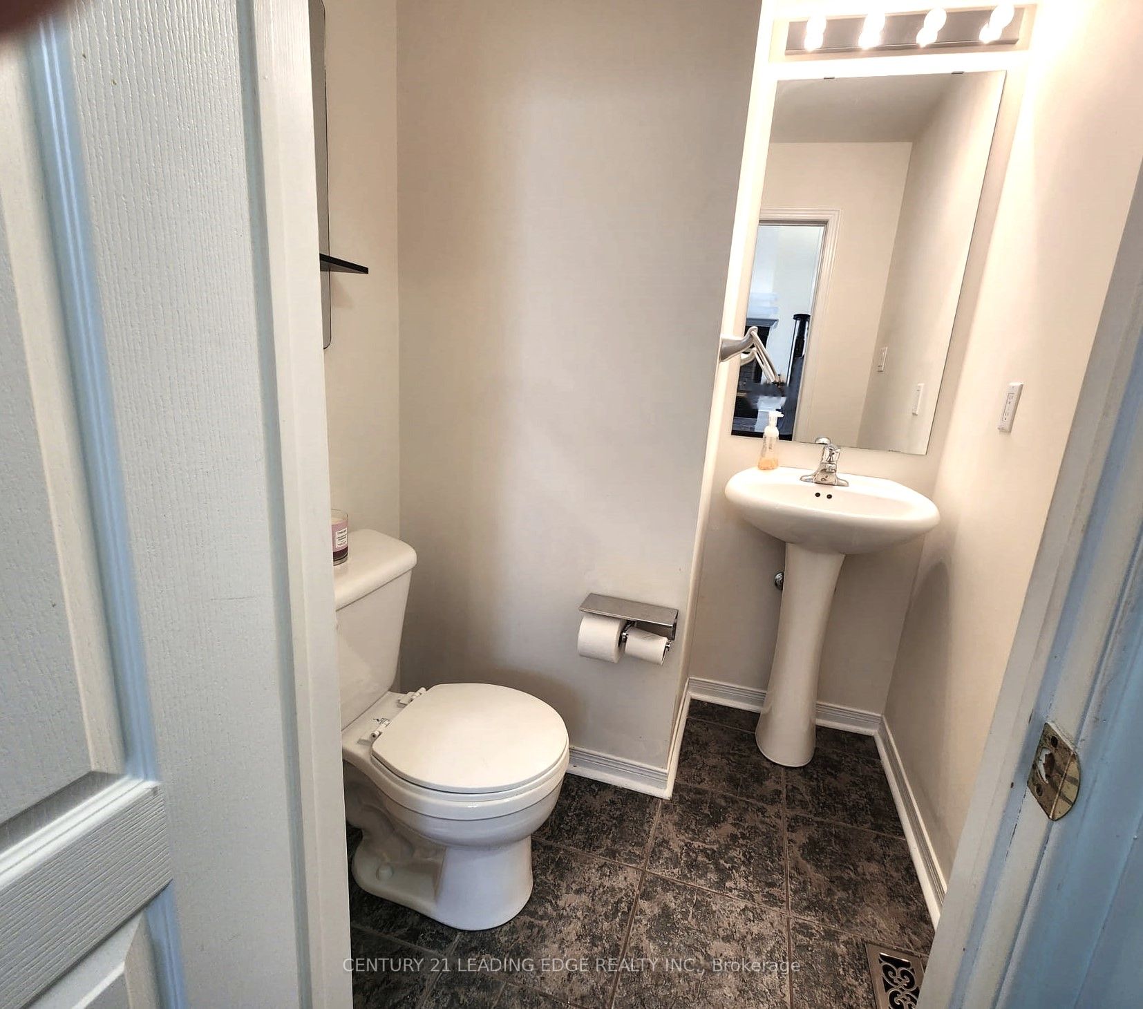 24 Carberry Cres