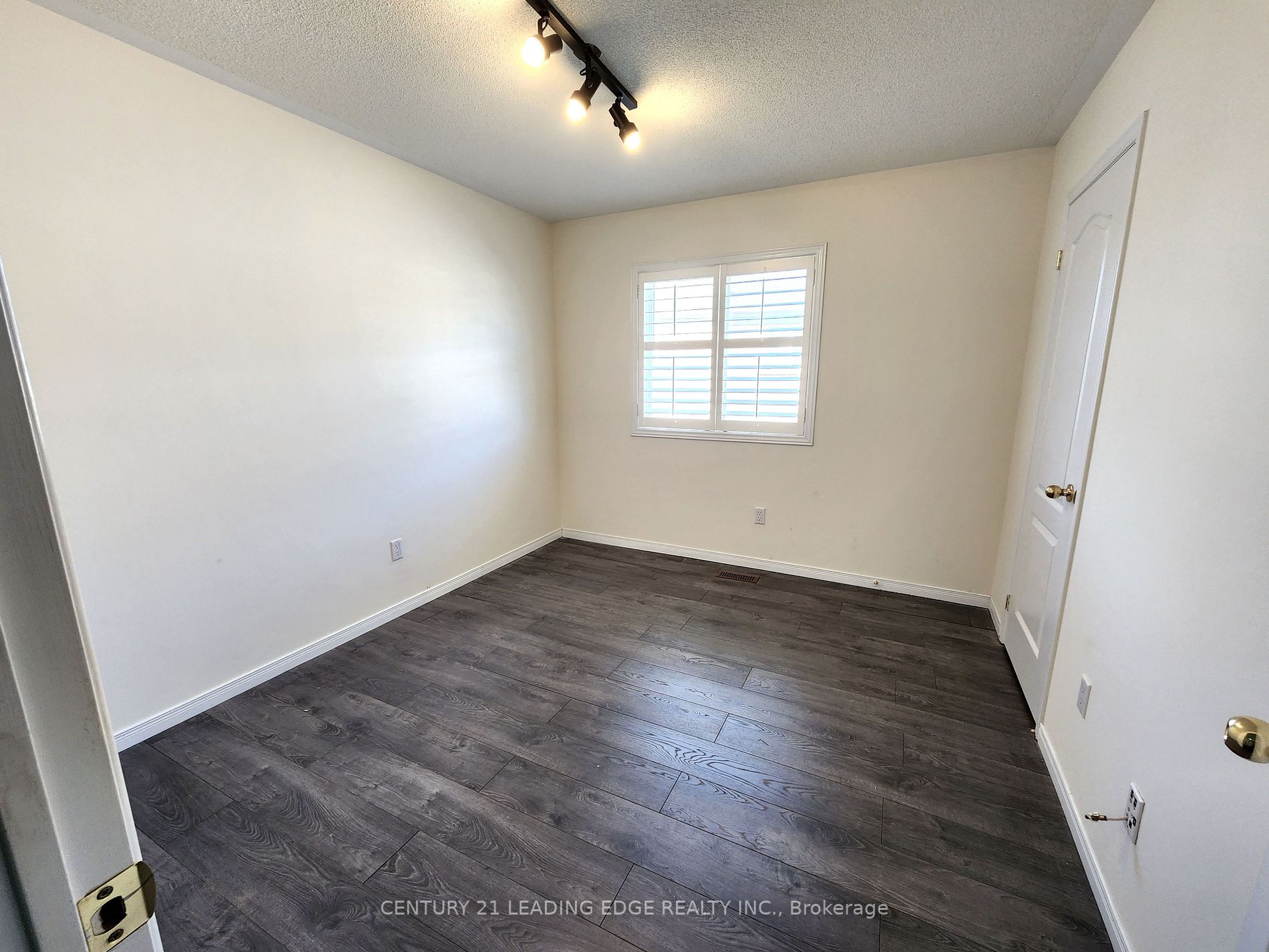 24 Carberry Cres