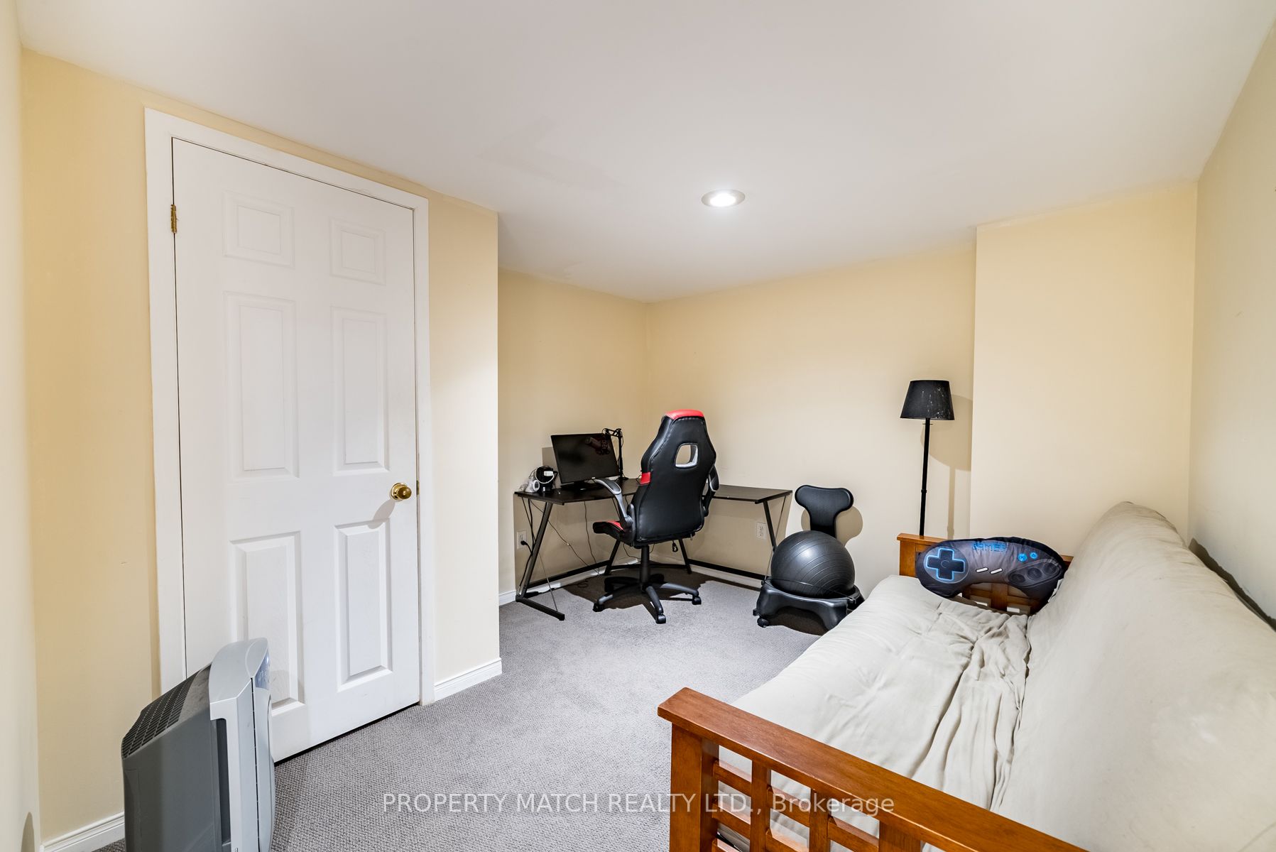 30 Blackfriar Ave